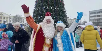 Шествие Дедов Морозов и Снегурочек