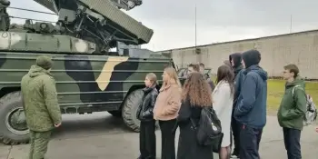 Учащиеся 11А класса побывали в 740 Минском зенитом ракетном полку