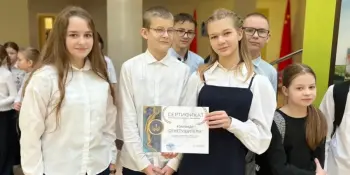 Участники конкурса рисунков "Дети рисуют будущее" получили заслуженные награды