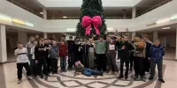 Сегодня учащиеся старших классов окунулись в праздничную атмосферу новогоднего приключения!