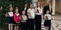 Торжественная линейка посвящённая окончанию второй учебной четверти